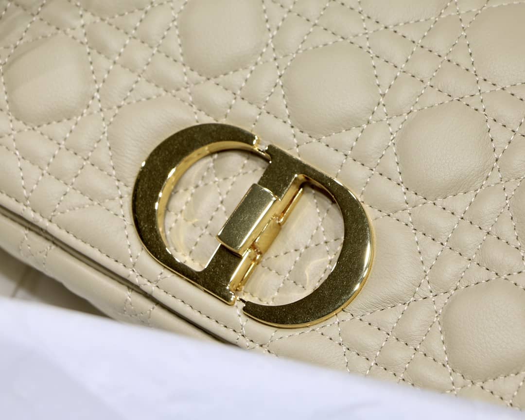 Chr1st1an D10r Caro Replica Bag