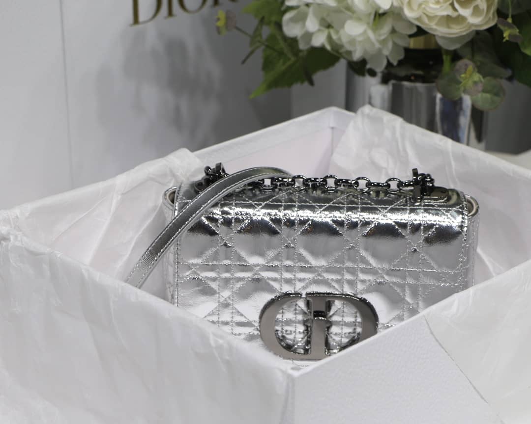 Chr1st1an D10r Caro Replica Bag
