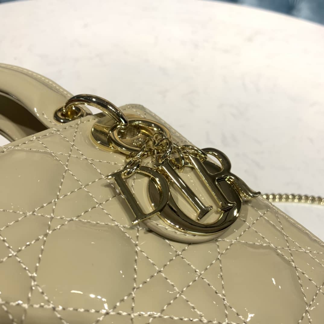 Chr1st1an D10r Lady D10r 17CM Replica Bag