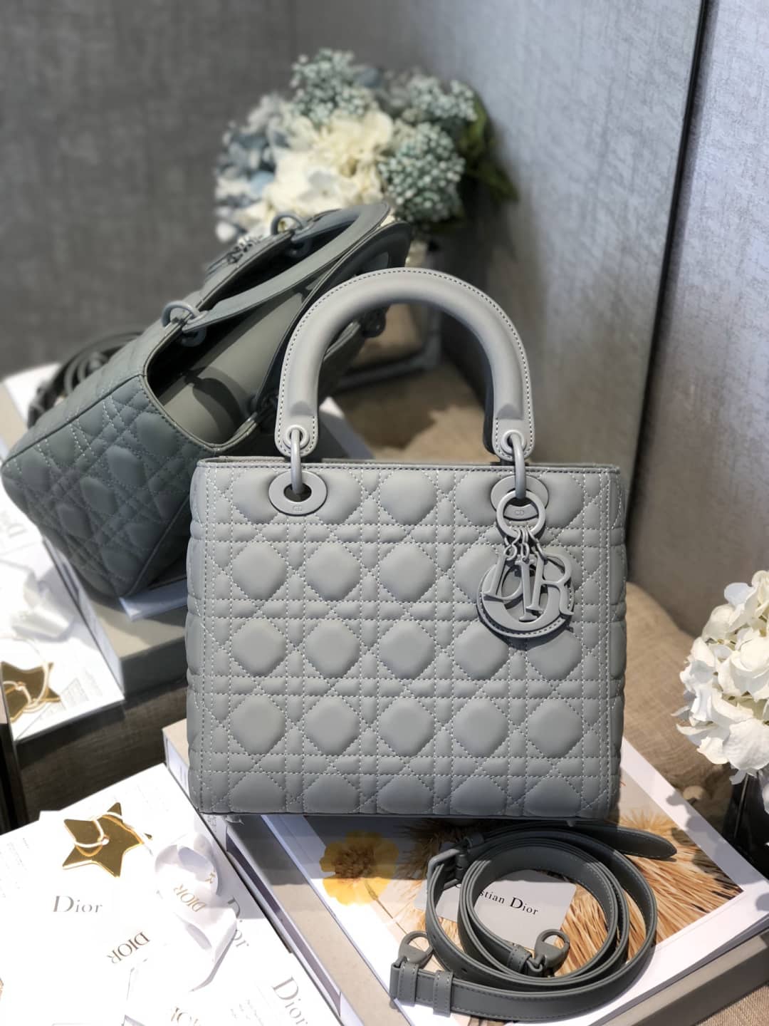 Chr1st1an D10r Lady D10r 24CM Replica Bag