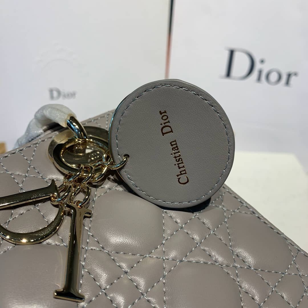 Chr1st1an D10r Lady D10r 20CM Replica Bag