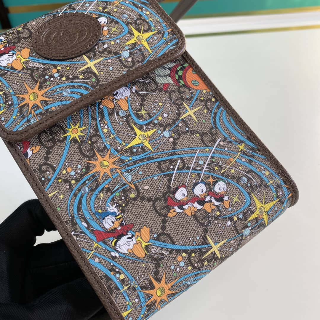 Gvc*1 x Disney Donald Duck Mini Bag Replica 647927
