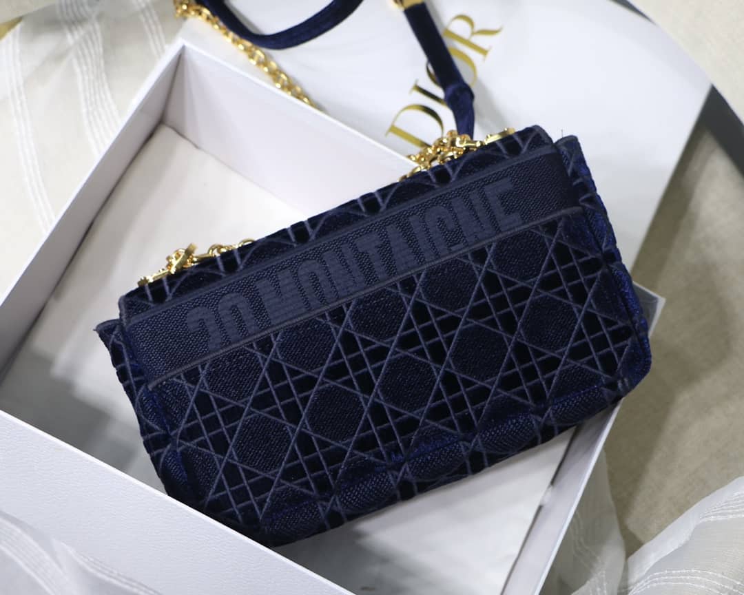 Chr1st1an D10r Caro Replica Bag