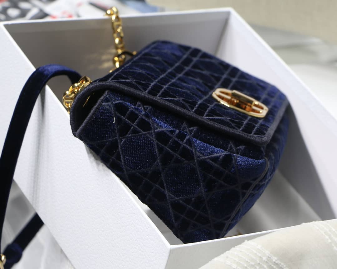 Chr1st1an D10r Caro Replica Bag