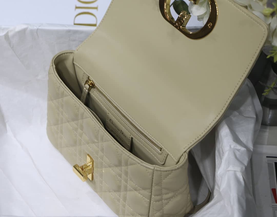 Chr1st1an D10r Caro Replica Bag