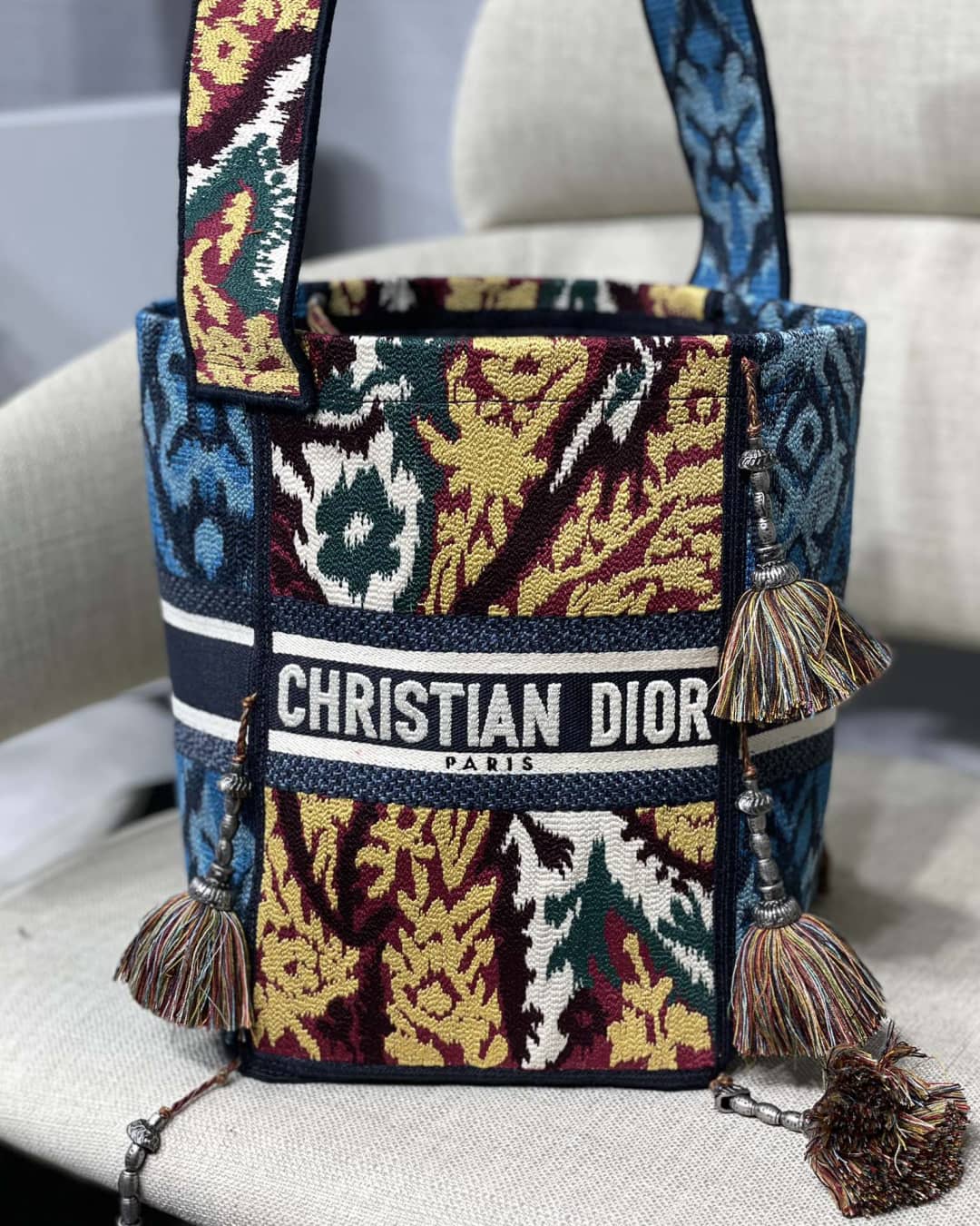 Chr1st1an D10r CD Bubble Embroidered Replica Bucket Bag