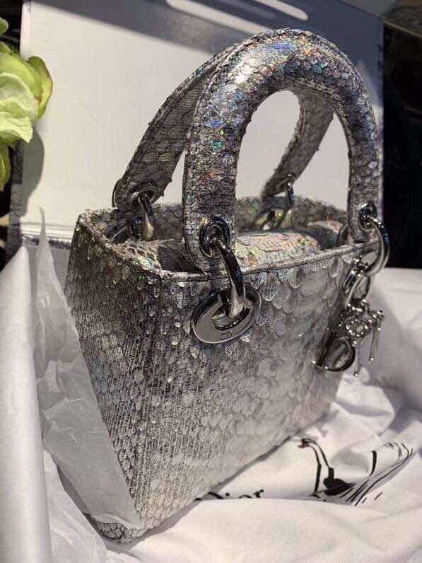 Chr1st1an D10r Lady D10r 17CM Replica Bag