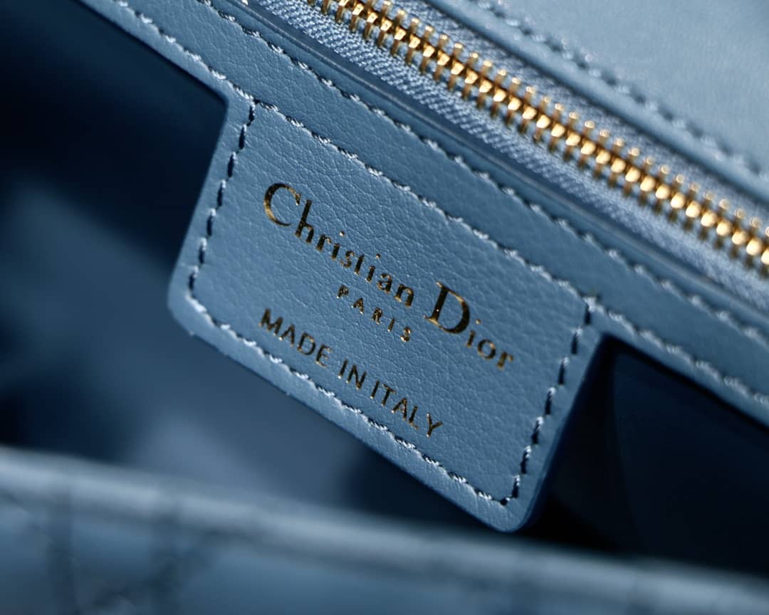 Chr1st1an D10r Caro Replica Bag