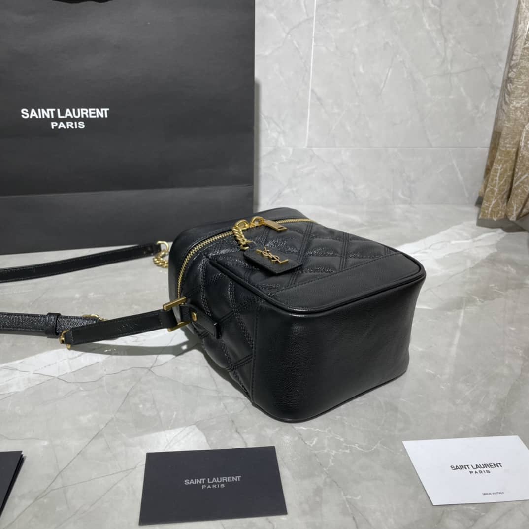 Y51 80s Carré-Quilted Vanity Replica Bag