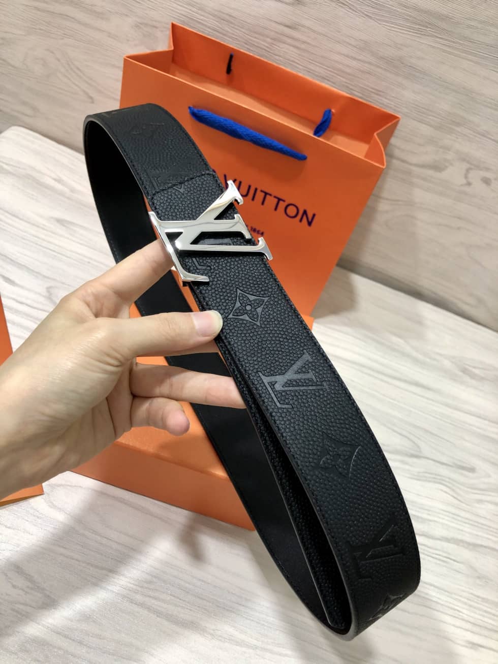 Cheap L0vis Vvtt0n Belt China 40mm