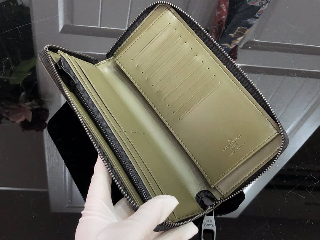 L0vis Vvtt0n Wallet Dupe Zippy Veltical Monogram Seal M80505