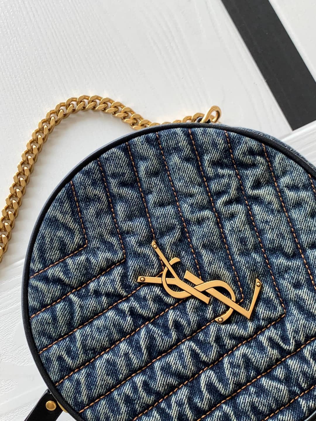 Sa1nt Lau*nt Y51 Vinyle Denim Quilted Round Bag