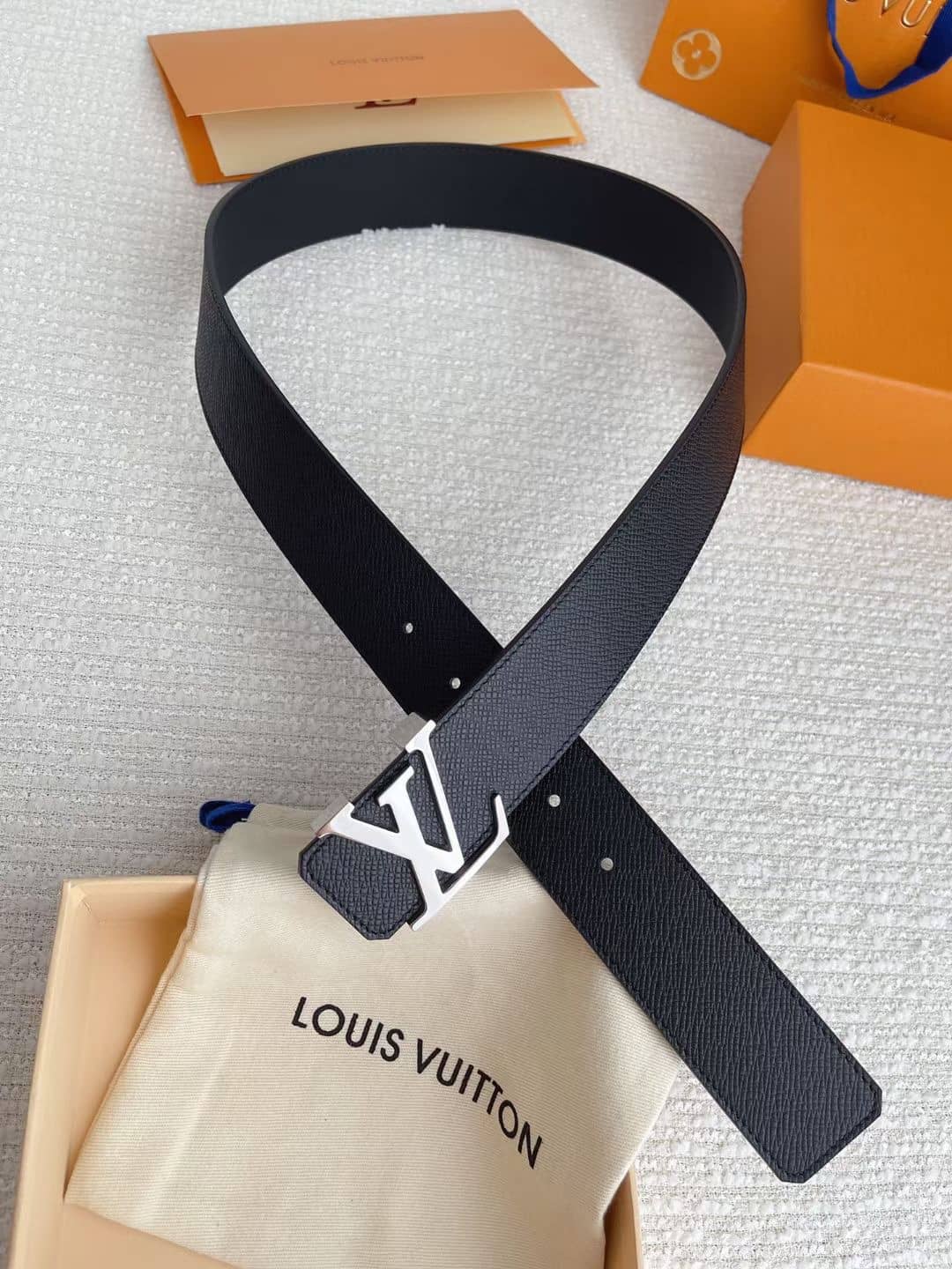 Cheap L0vis Vvtt0n Belt China 40mm