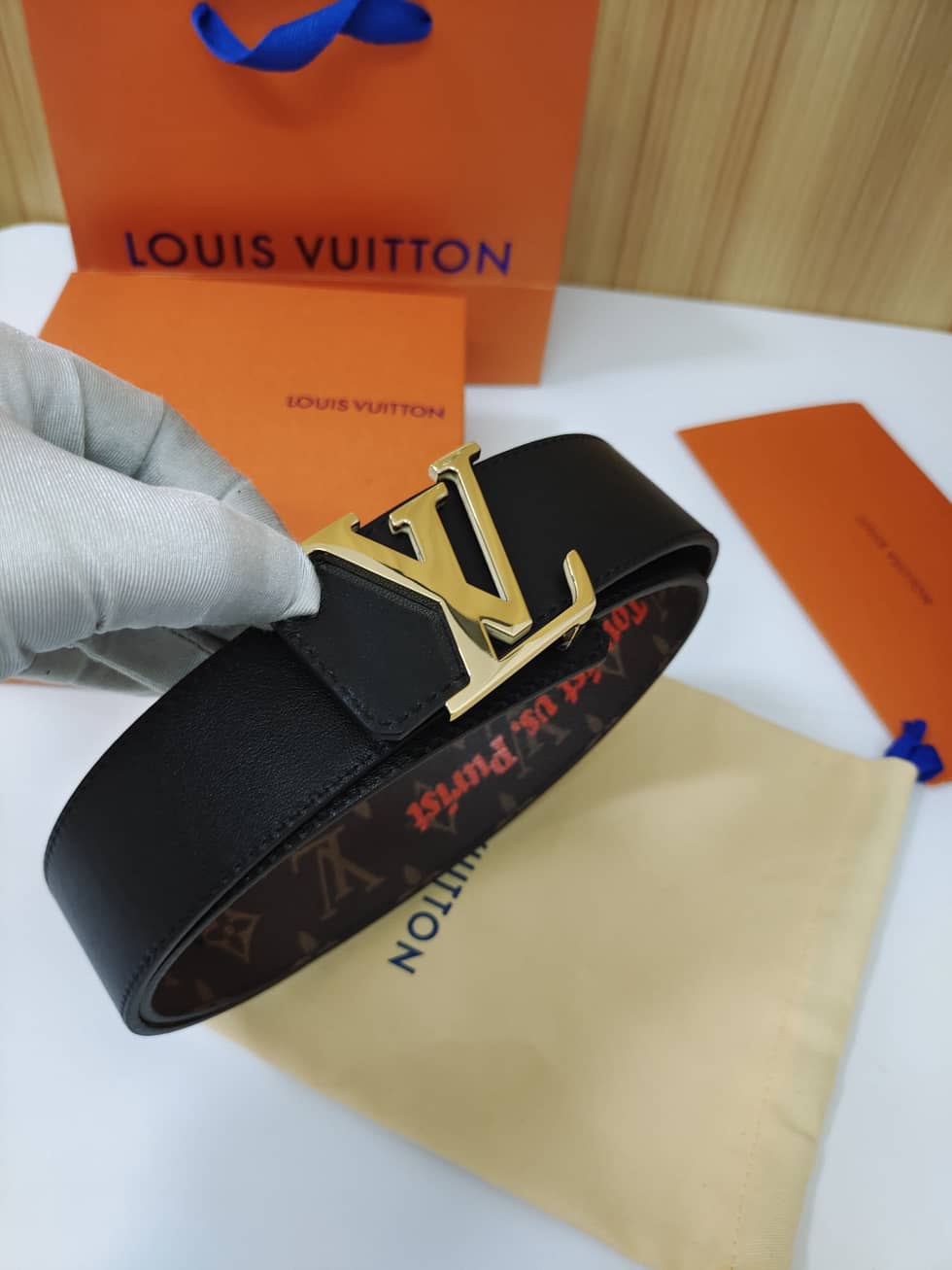 L0vis Vvtt0n Belt Copy Online