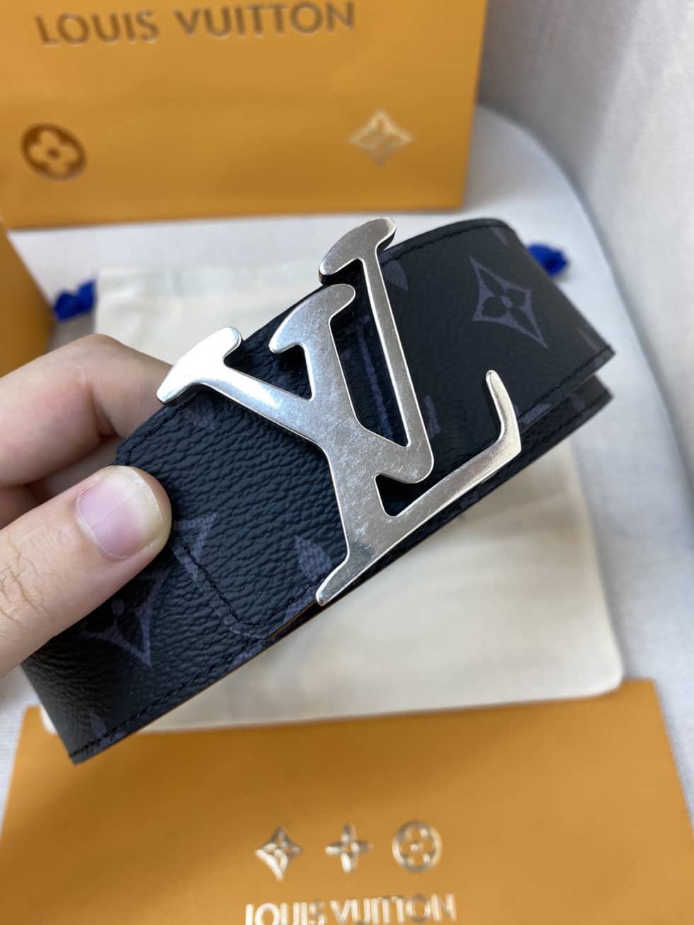 Replica L0vis Vvtt0n Buckle Belt 40mm