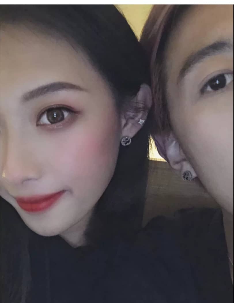 Wholesale Gvc*1 Logo Earring