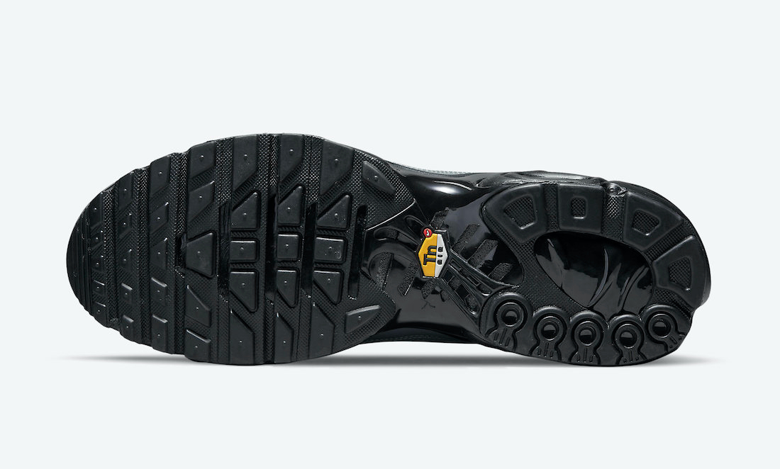 Air Max Plus  Grey Reflective  DN7997-002