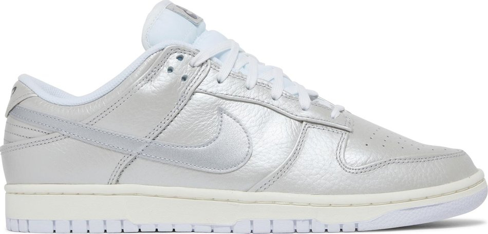 Dunk Low SE  Metallic Silver  DX3197-095