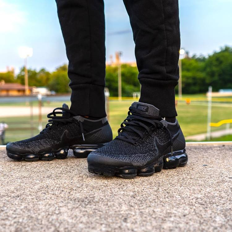 Air VaporMax  Triple Black  849558-007