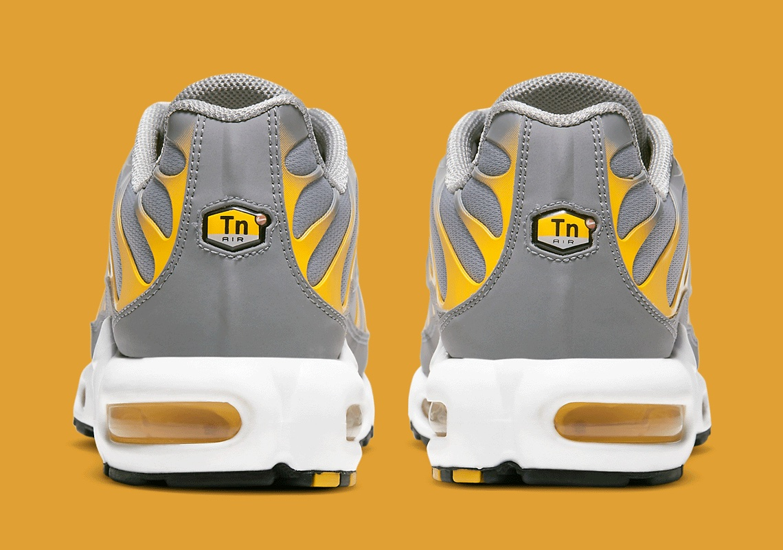 Air Max Plus  Particle Grey Dark Sulphur  DD7111-001
