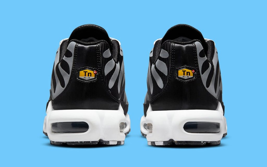 Air Max Plus  Black Metallic Silver  DM2466-001