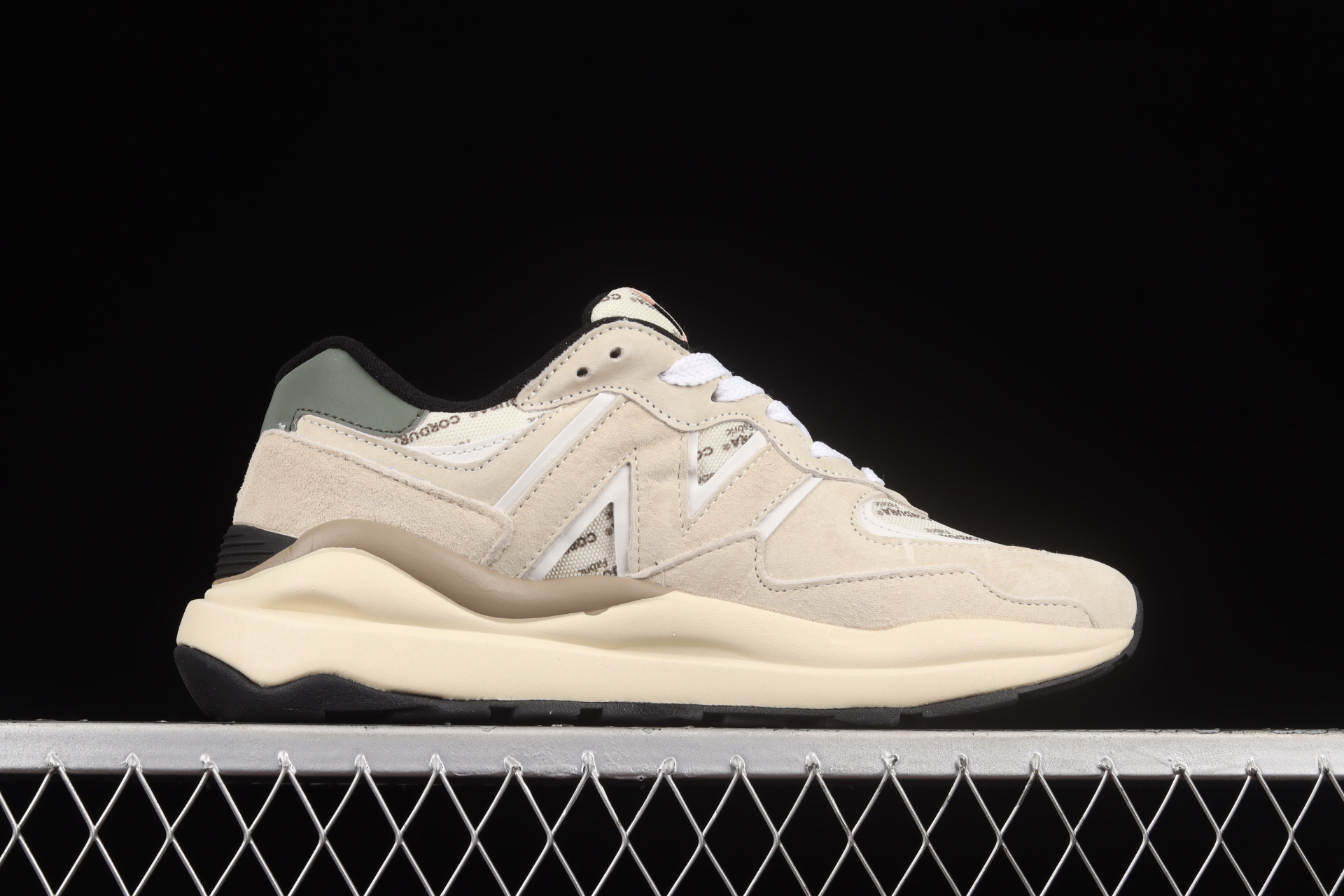 57/40  Off-White  M5740CD1