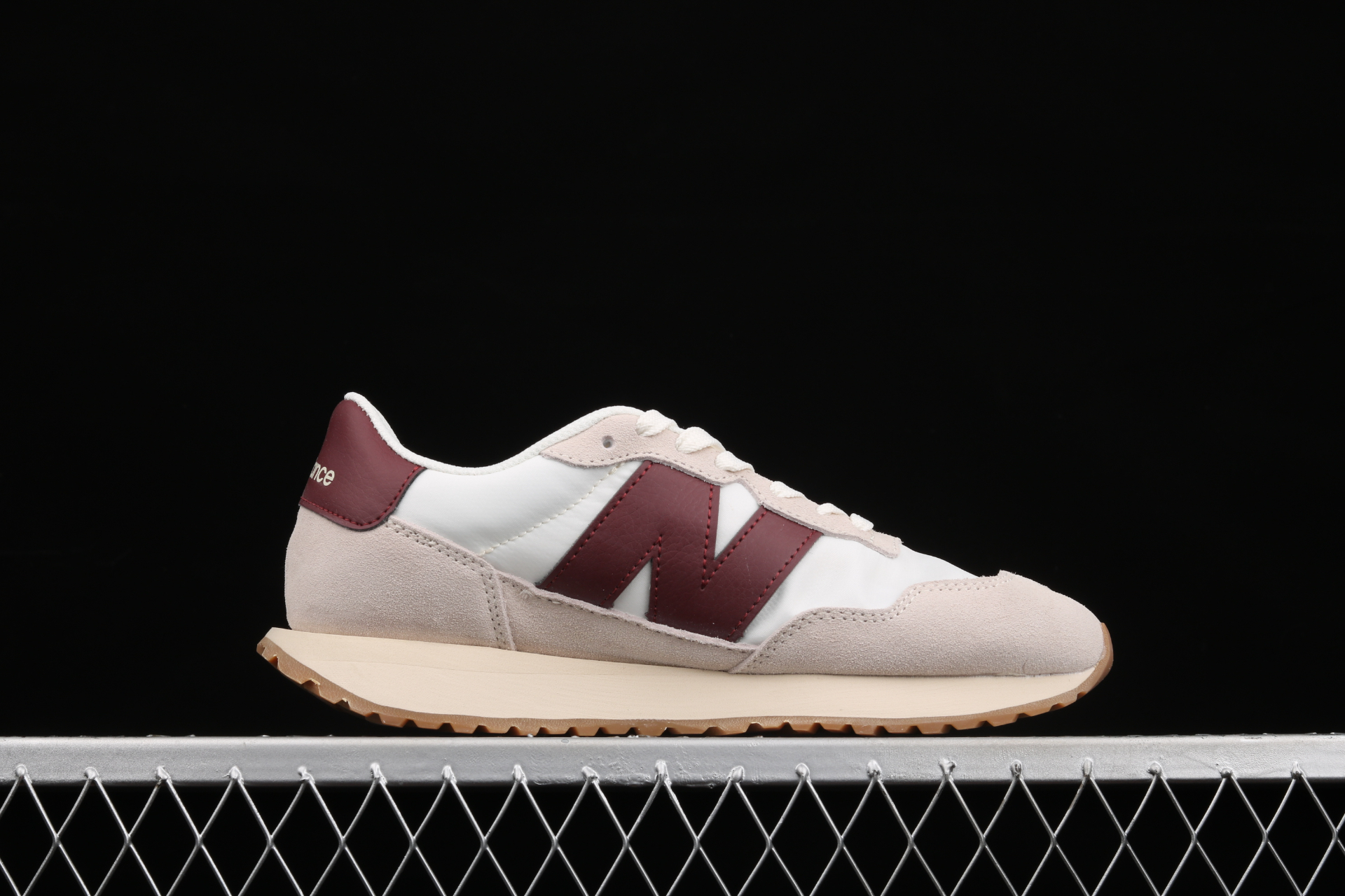 237  White Burgundy  MS237SB