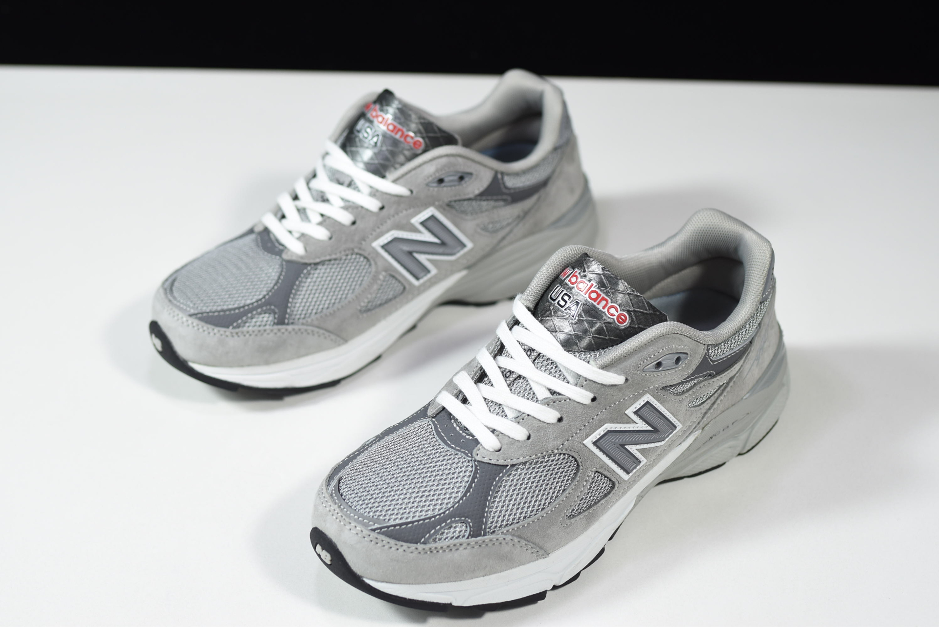 990v3  Grey White  M990GL3