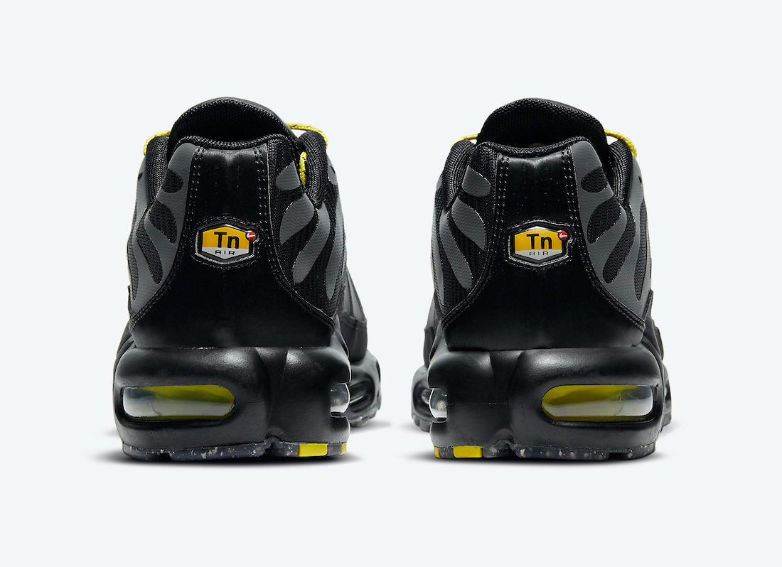 Air Max Plus  Black Total Orange  DD7112-002