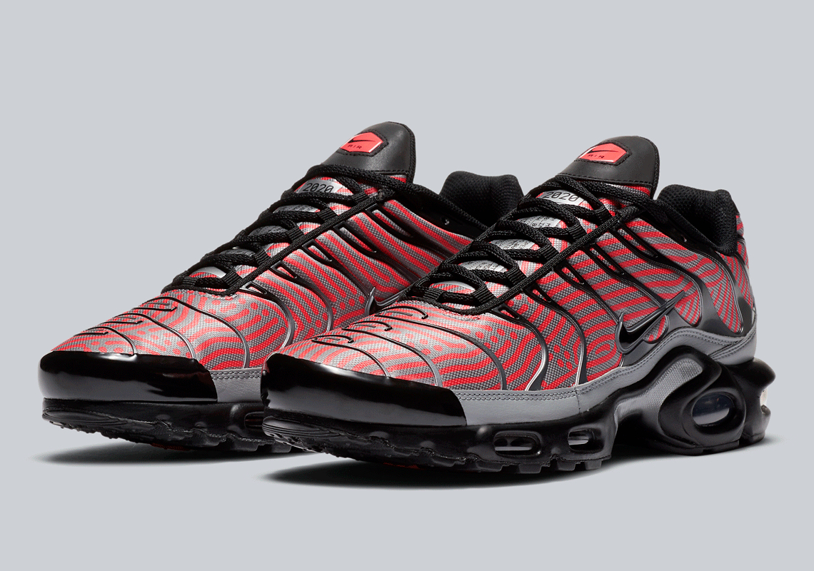 Air Max Plus  Euro Tour  CW7575-100