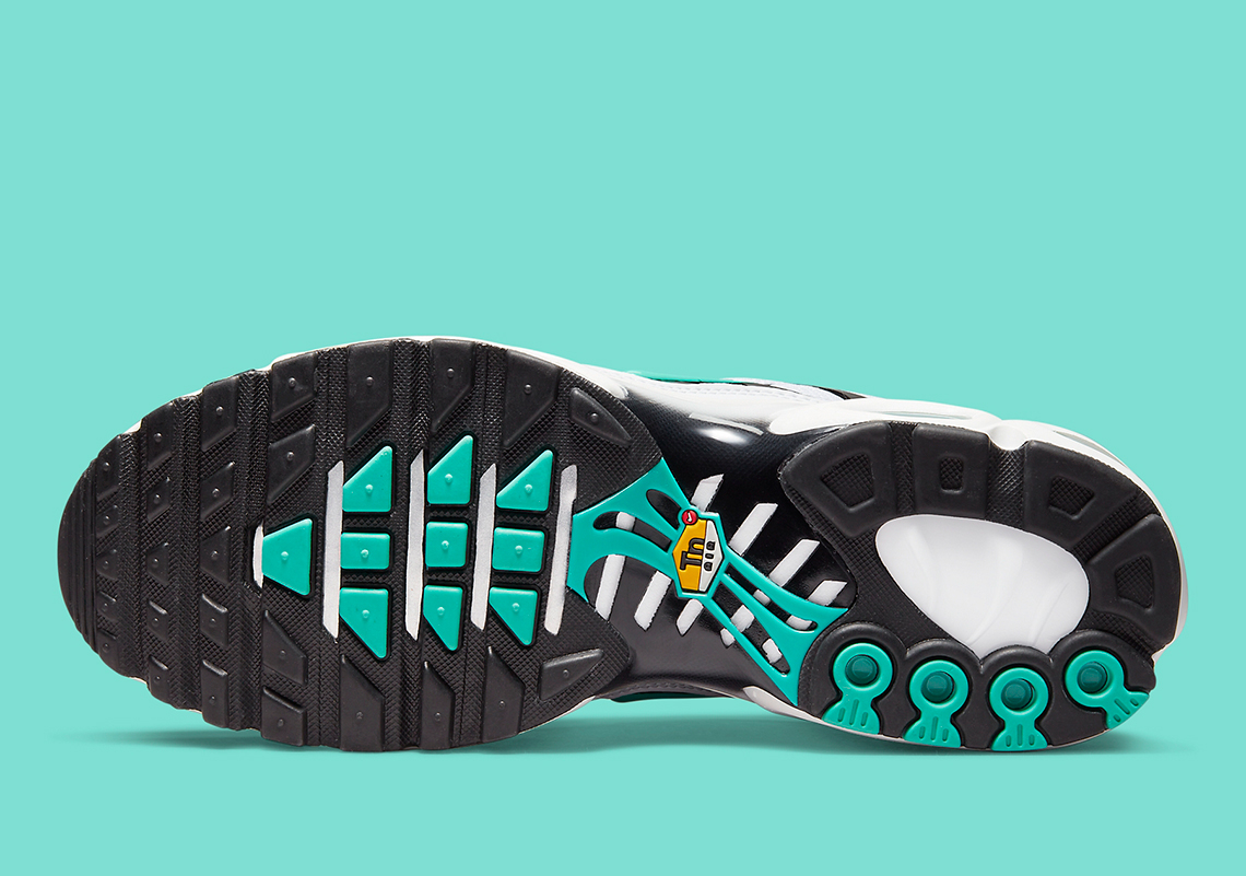 Air Max Plus  White Hyper Jade  atmos Exclusive 604133-148