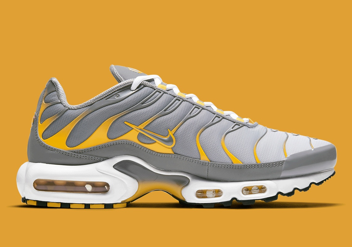 Air Max Plus  Particle Grey Dark Sulphur  DD7111-001