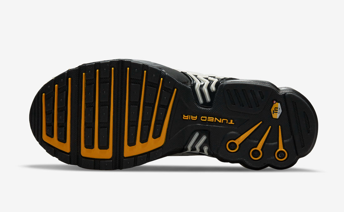 Air Max Plus 3  Light Bone University Gold  DQ1105-001