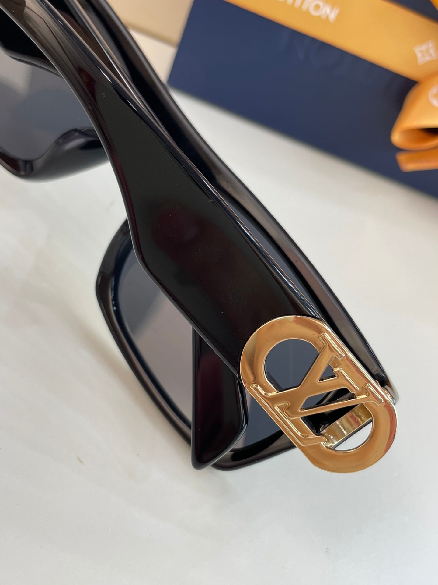 L0vis Vvtt0n Sunglasses