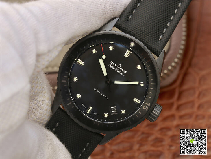 Replica Blancpain Fifty Fathoms Bathyscaphe 5000-0130-B52-B 1:1 Best Edition GF Factory Black Dial