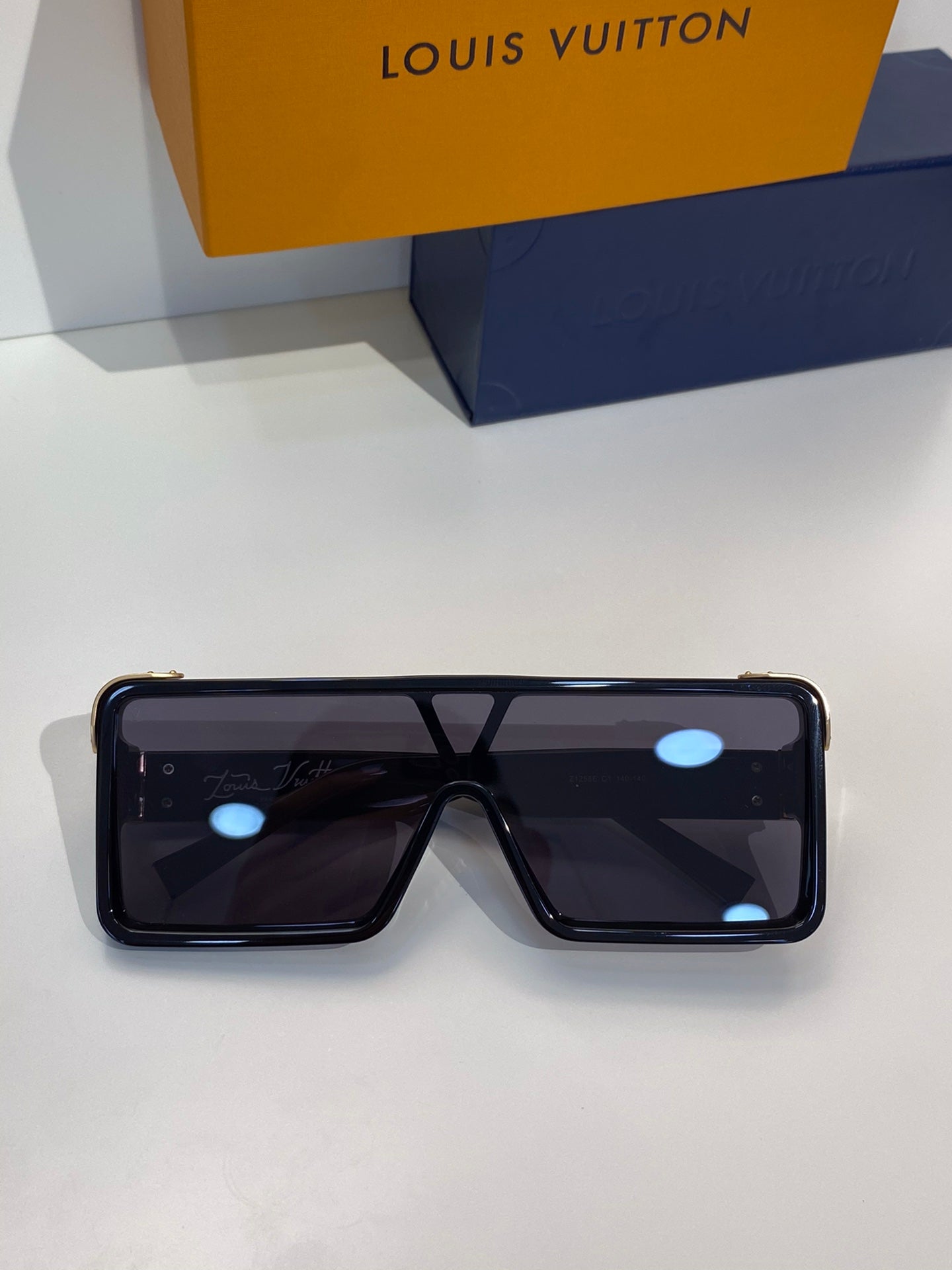 L0vis Vvtt0n Sunglasses