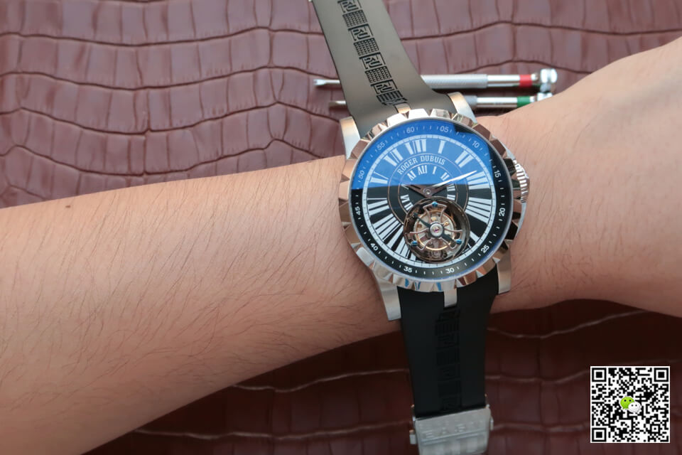 Replica Roger Dubuis Hommage Tourbillon 1:1 Best Edition JB Factory Rose Gold