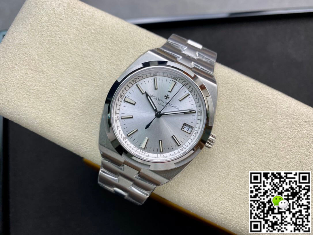 Replica Vacheron C0nstan1n Overseas 4500V/110A-B126 1:1 Best Edition 8F Factory Silvery White Dial