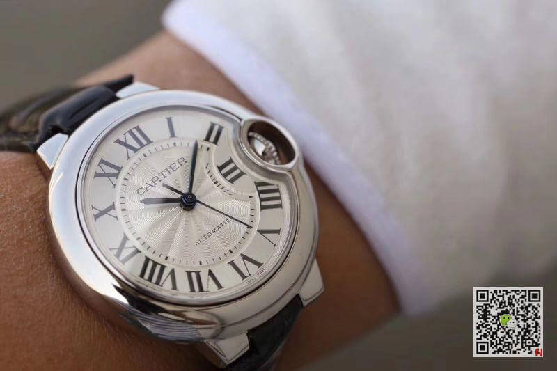 Replica Ballon Bleu De Ca*t1er W6920086 33mm 1:1 Best Edition White Textured Dial Swiss ETA 2671