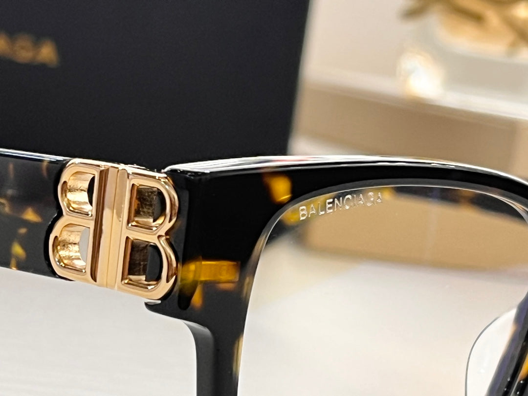 Ba1en*iaga Sunglasses Dupe
