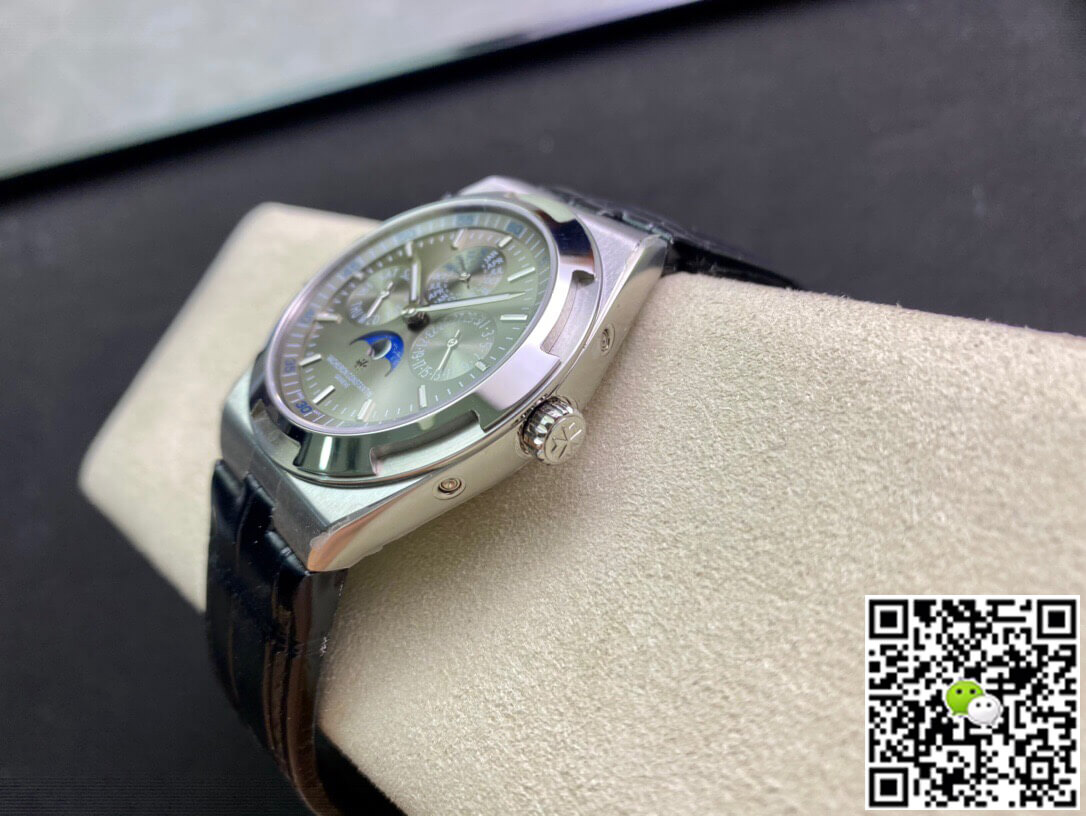 Replica Vacheron C0nstan1n Overseas 4300V 1:1 Best Edition 8F Factory Leather Strap
