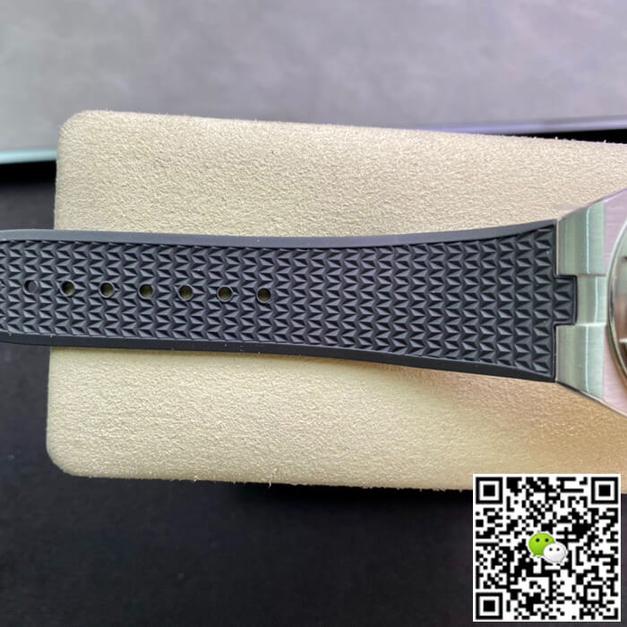 Replica Vacheron C0nstan1n Overseas 5500V/110A-B148 1:1 Best Edition 8F Factory Rubber Strap