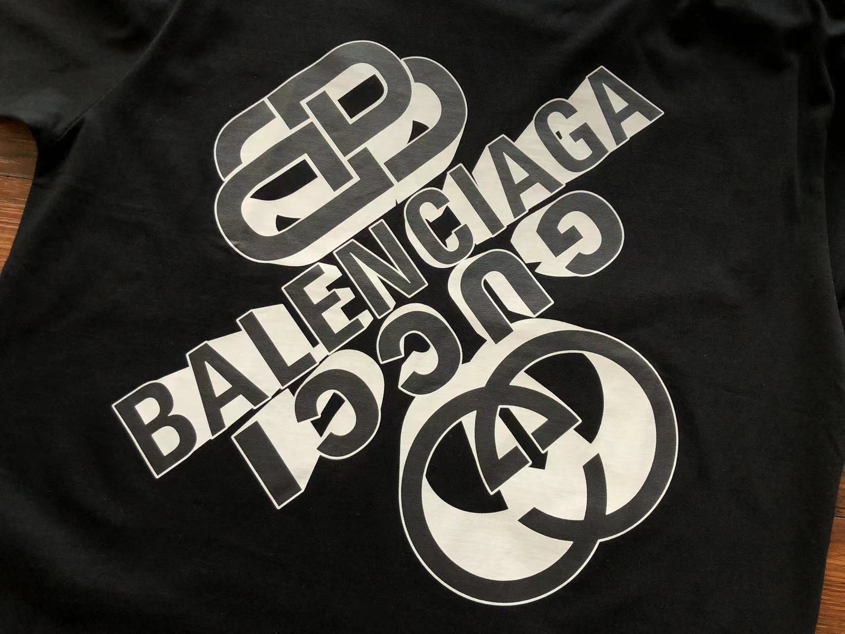Gvc*1 x Ba1en*iaga T-shirt