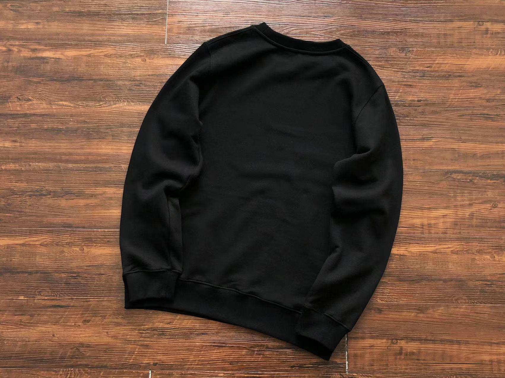 Gvc*1 x Ba1en*iaga Sweatshirt