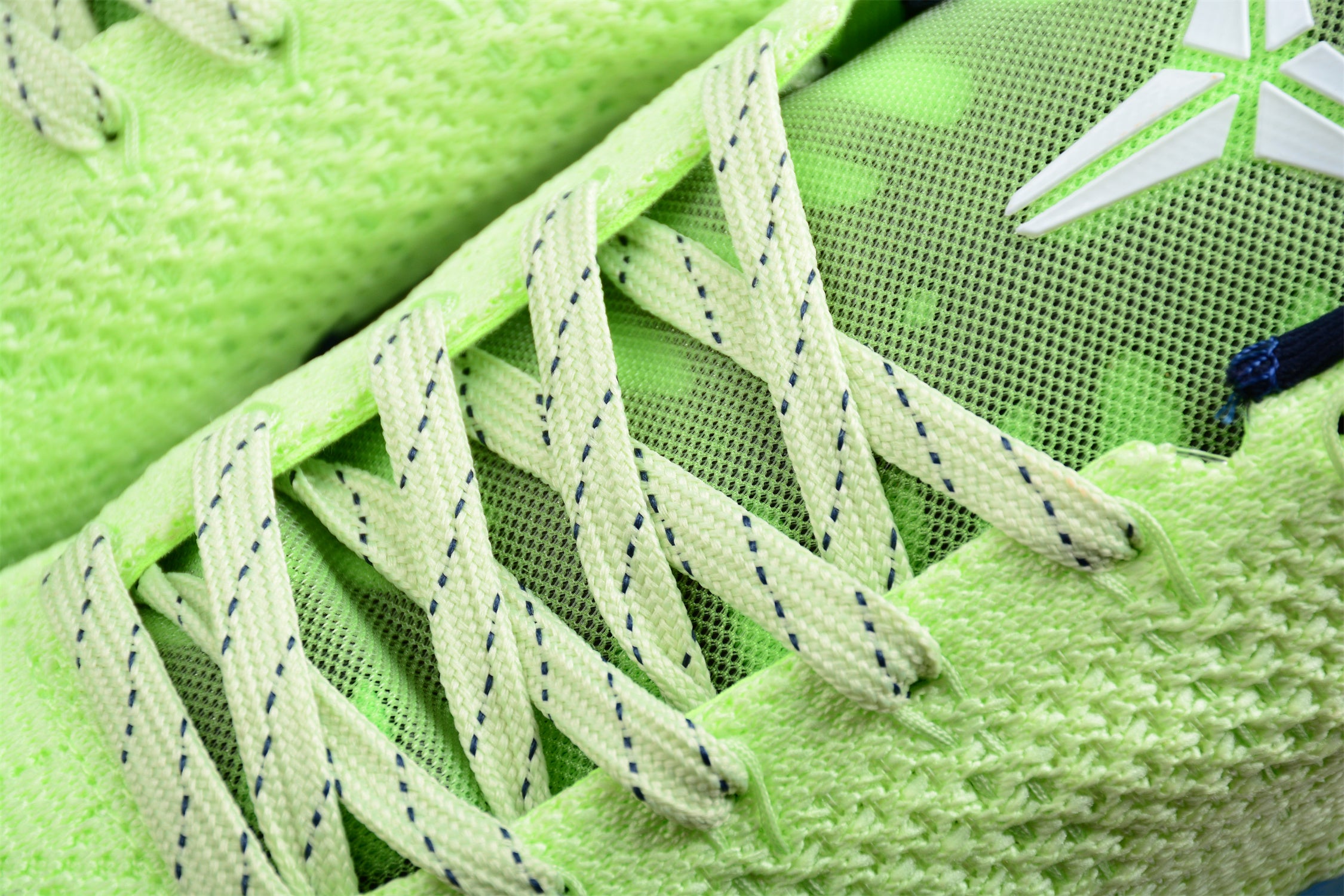 NIKE KOBE ELITE LOW 4KB x LIQUID LIME
