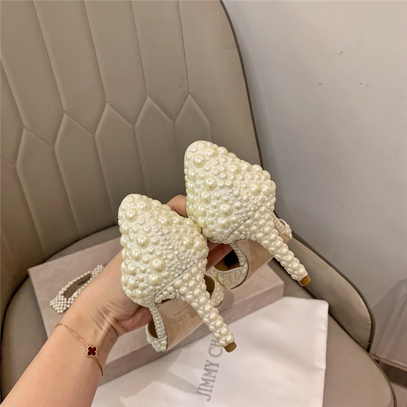 J1m*y Ch00 pearl heels