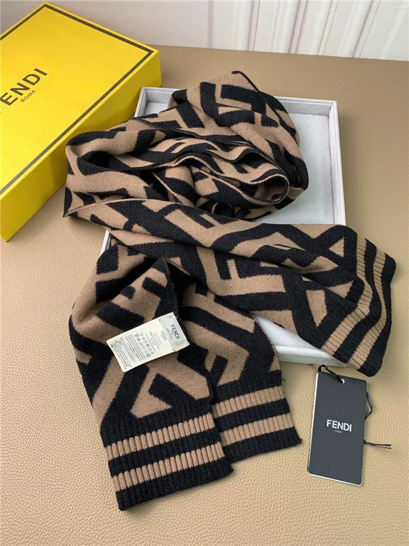 F**di Scarf