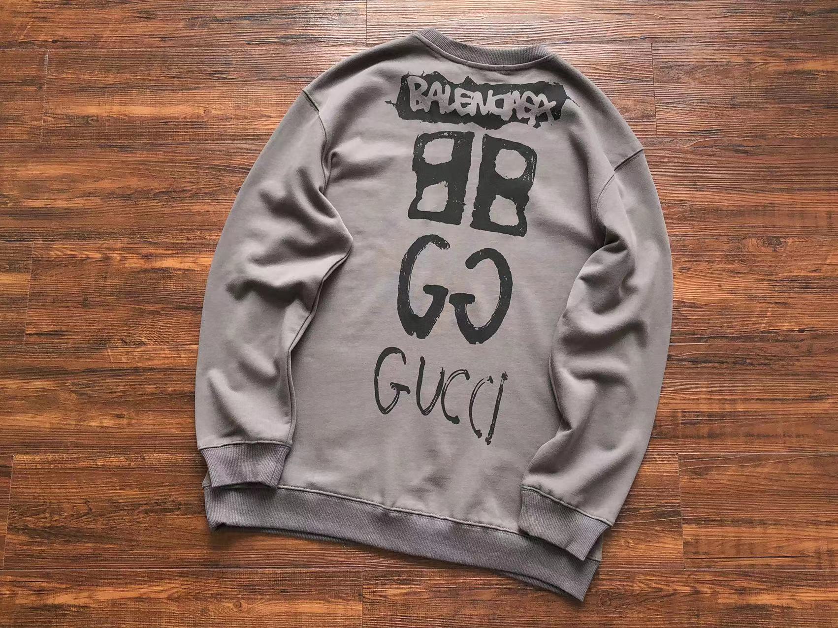 Gvc*1 x Ba1en*iaga Sweatshirt
