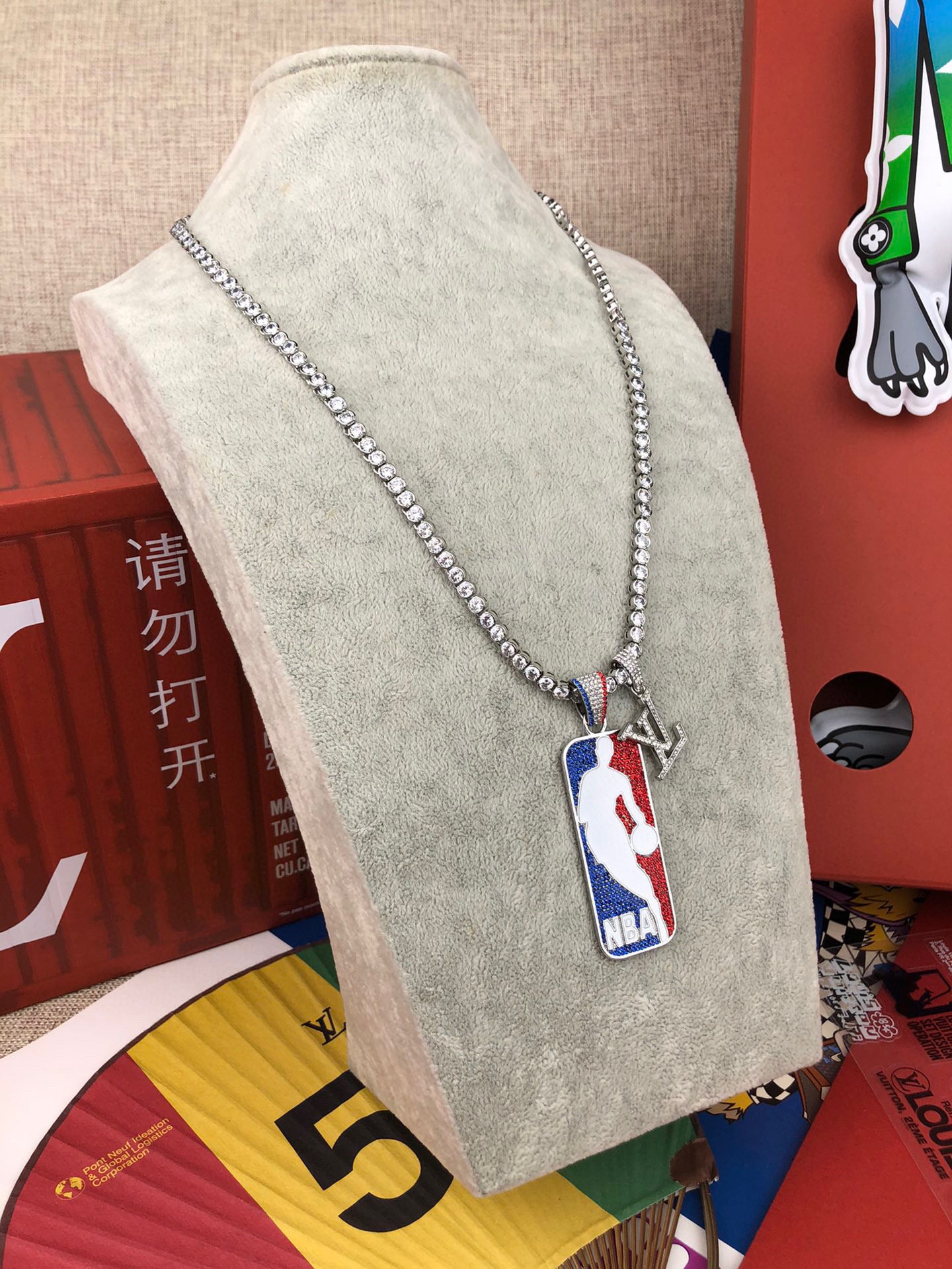 L0vis Vvtt0n x NBA Necklace