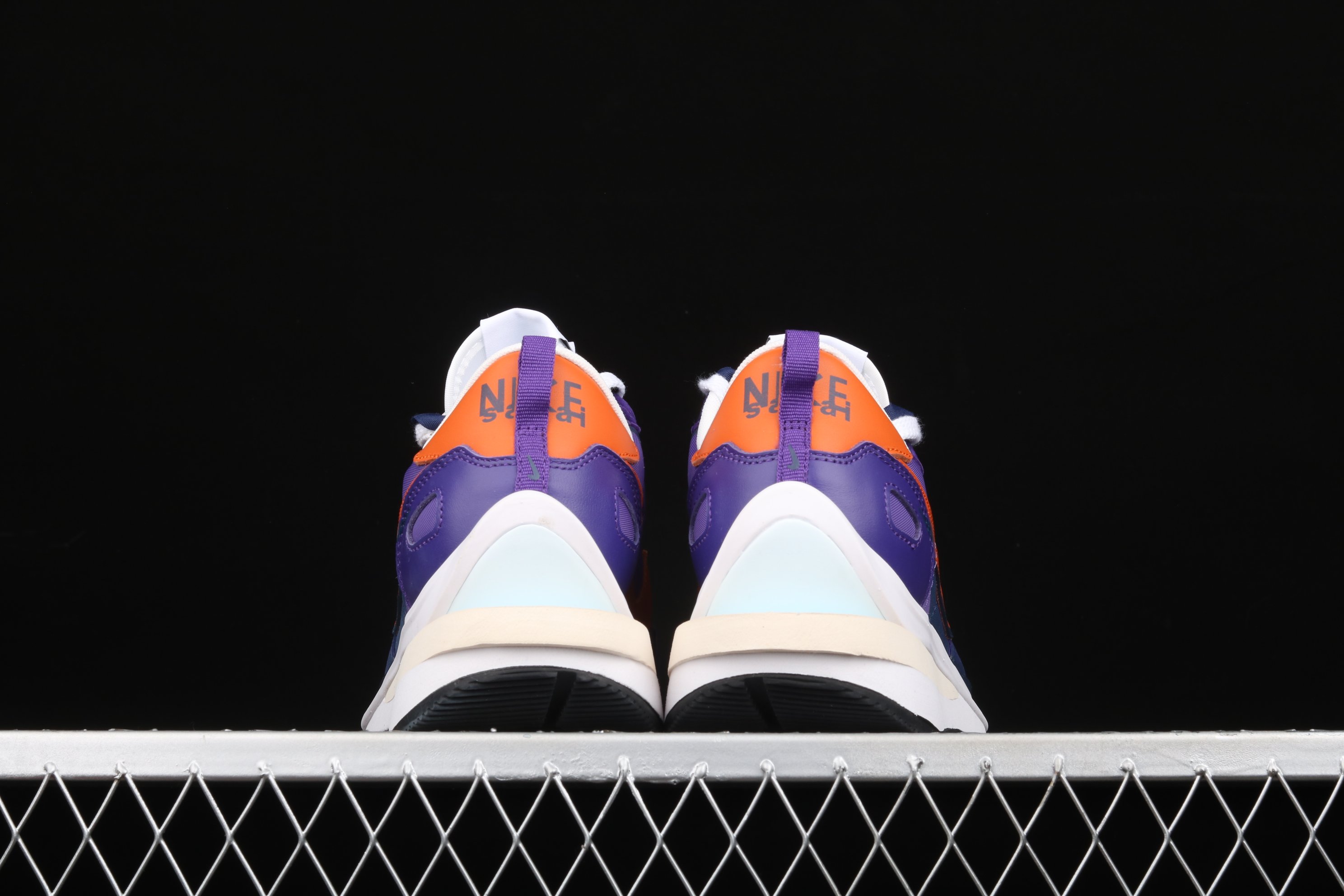 Nike Vaporwaffle, Sacai Dark Iris